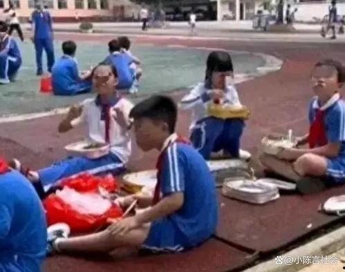 深圳学校教室吃瓜,瓜果飘香学习时光