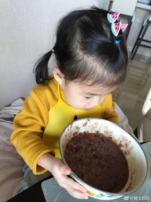 泡泡吃瓜吃自己姥姥