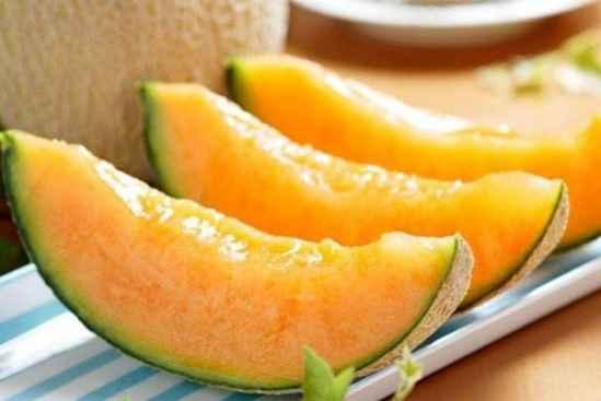 没事吃哈密瓜,没事吃一口，甜蜜满溢