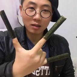 关于兵哥吃瓜的视频,揭秘军营里的趣味生活瞬间