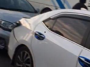 天津吃瓜撞车,一场意外引发的全民热议