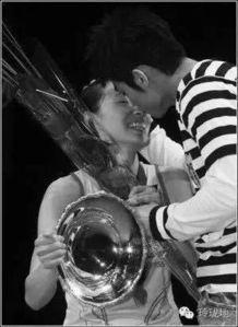 吃瓜群众被伤,揭秘网络暴力背后的真相