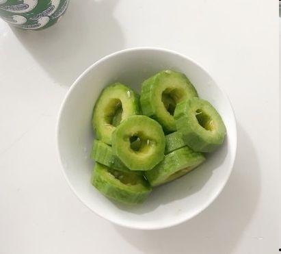 美食大赏吃羊角蜜瓜,美食大赏中的甜蜜诱惑