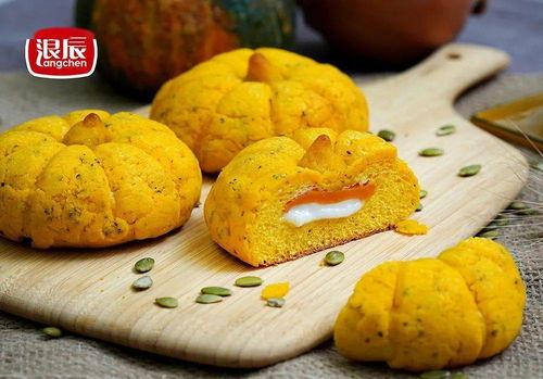 吃蜜瓜面包